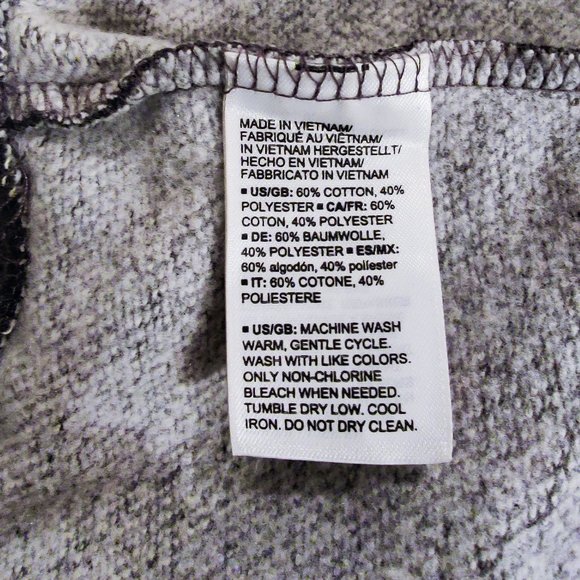 Amazon Essentials Women's French Terry Fleece Short Charcoal Heather - Picture 3 of 5